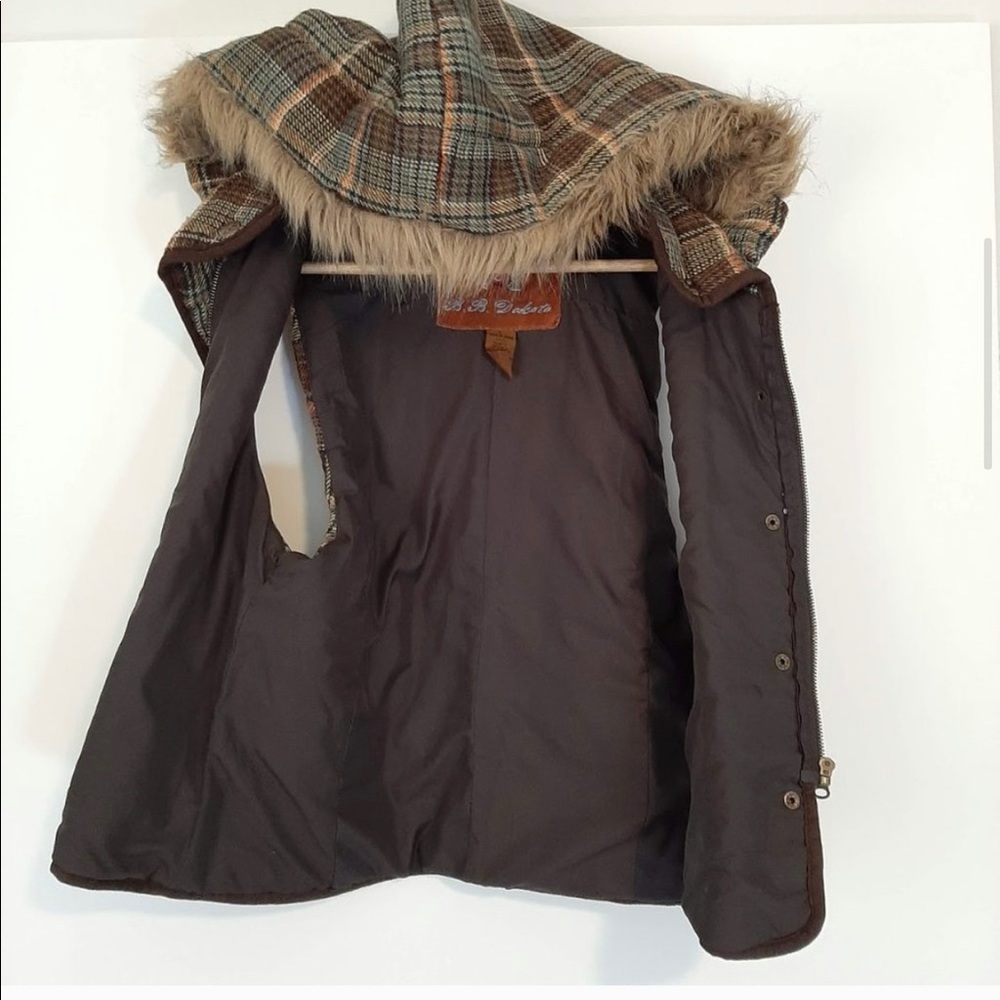 B B Dakota Brown Plaid Fur Hooded Flannel Vest L - Picture 6 of 12